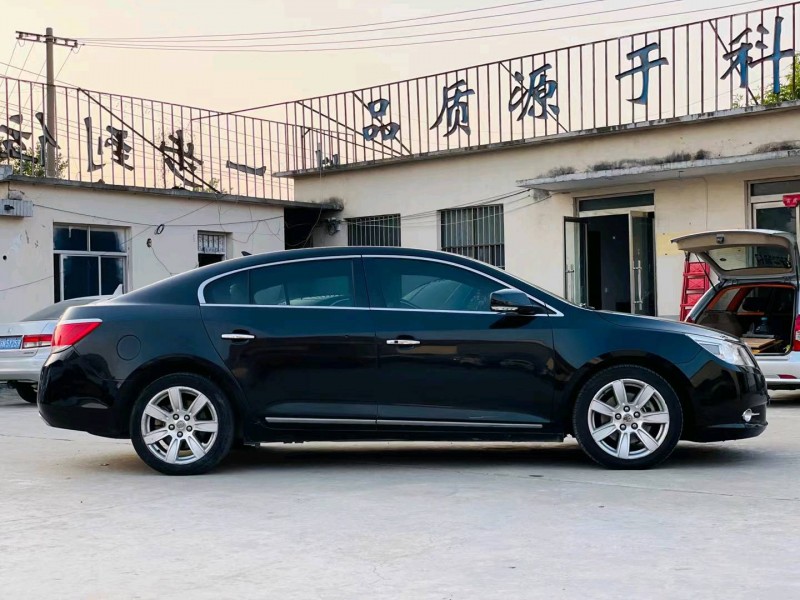 徐州12年别克君越3