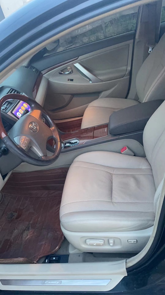 济宁13年丰田凯美瑞6