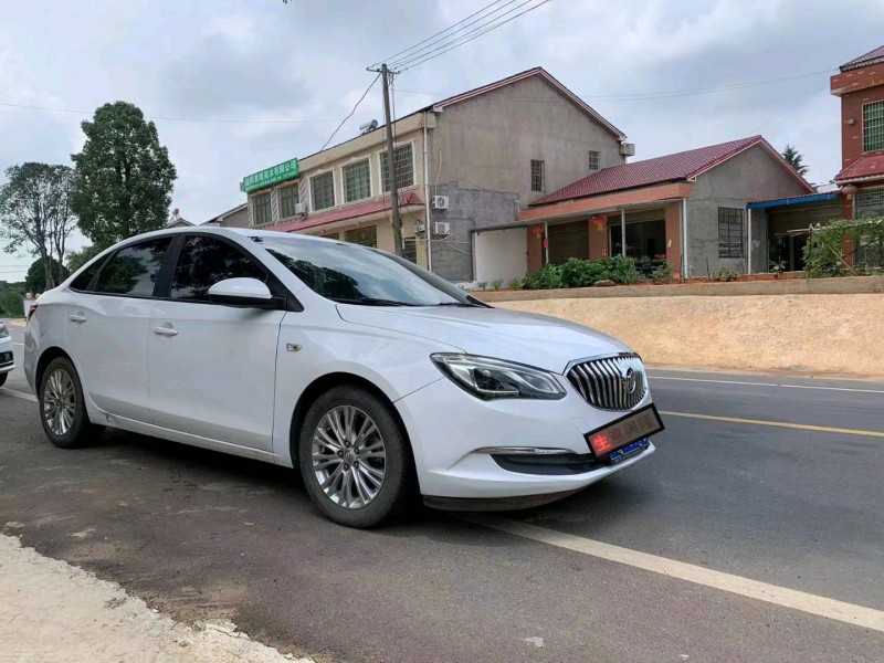 广州17年别克英朗2