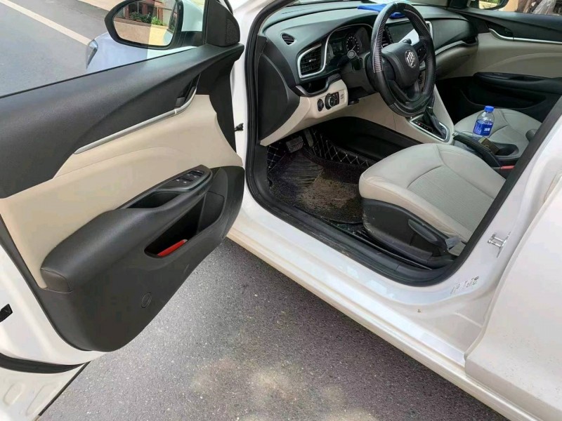 广州17年别克英朗4