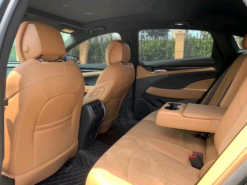 潍坊20年别克君越5