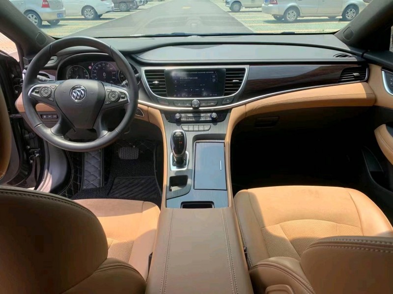 潍坊20年别克君越4