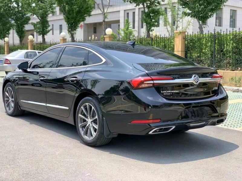 潍坊20年别克君越2