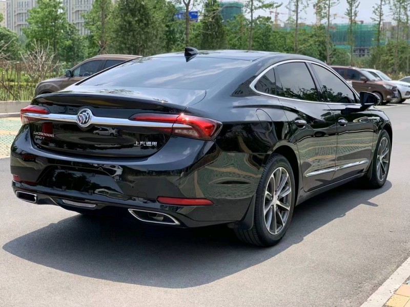 潍坊20年别克君越3