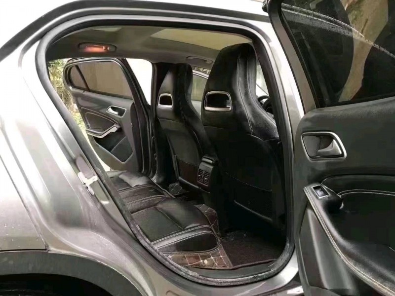 东营17年奔驰GLA4