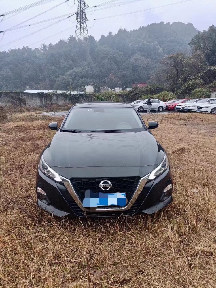 青島20年日產天籟9