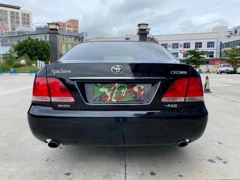 东莞09年丰田皇冠1