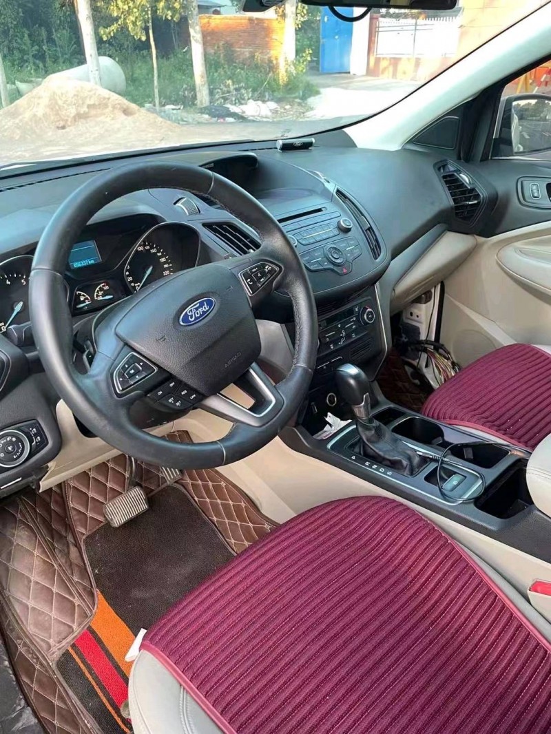 北京17年福特翼虎8