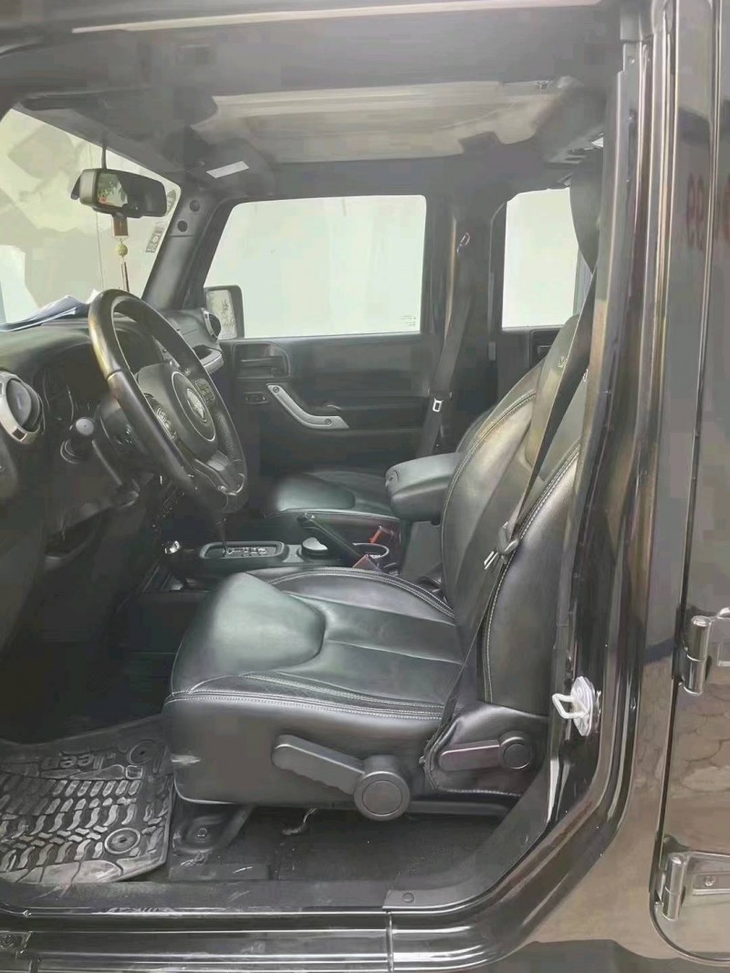 保定18年Jeep牧馬人5