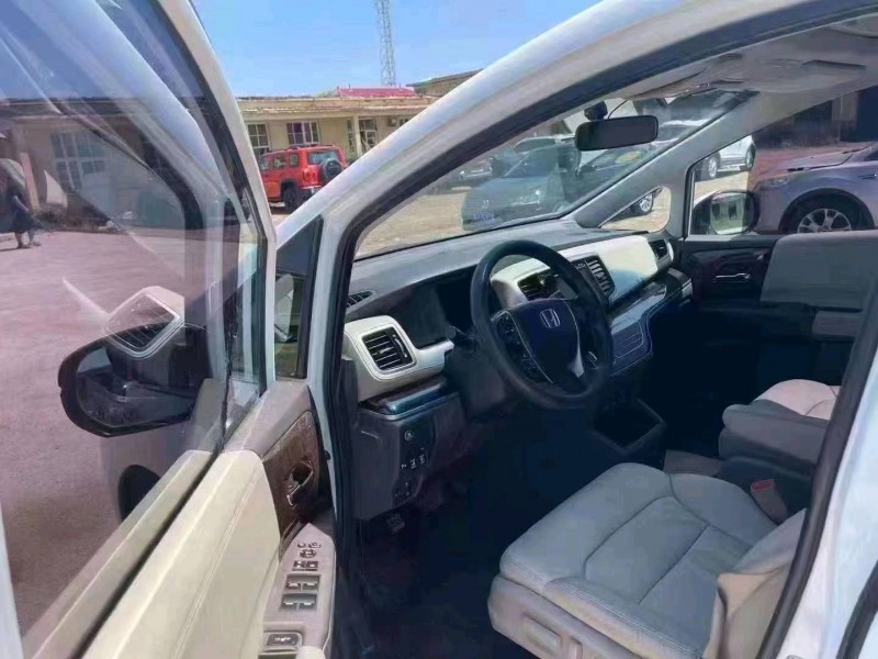 青岛17年本田奥德赛4