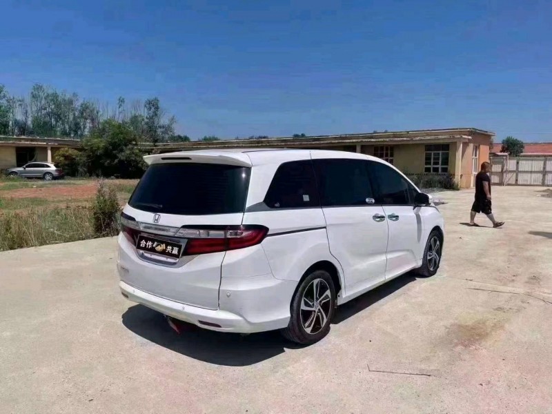 青岛17年本田奥德赛8