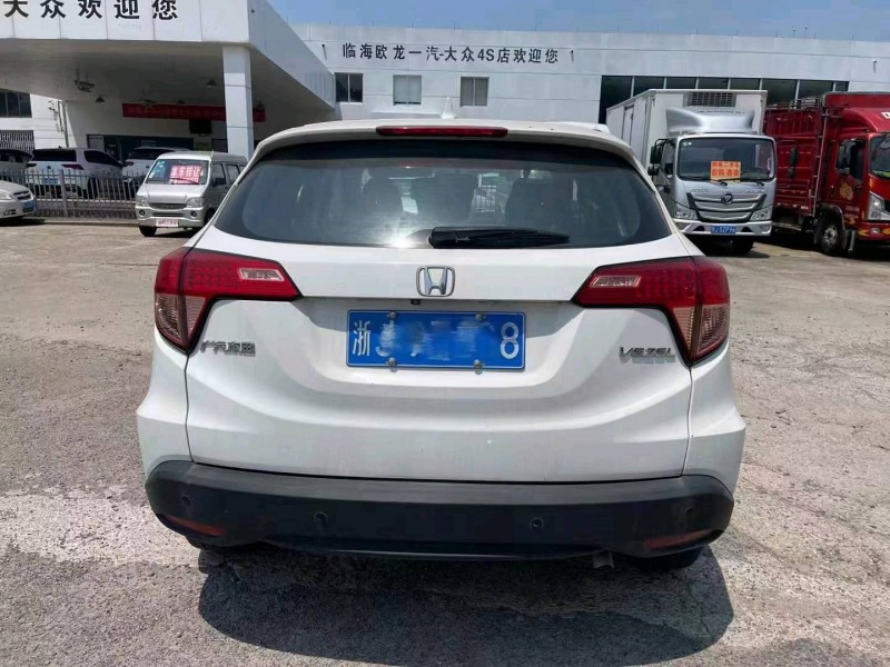 北京18年本田缤智9