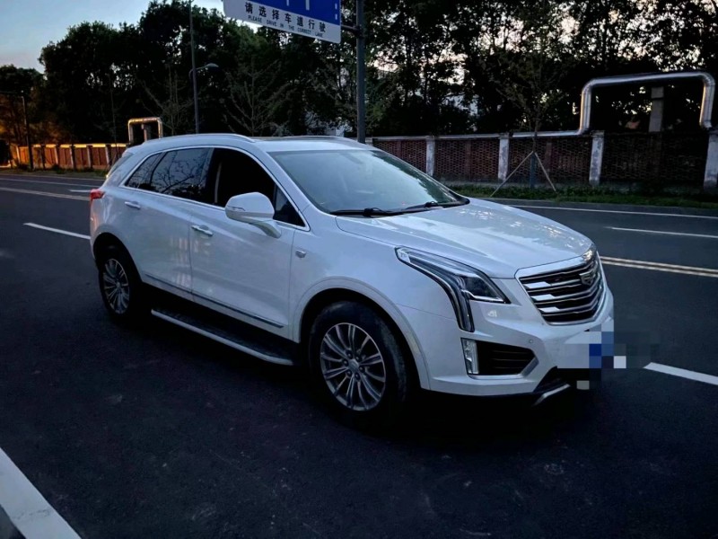 北京17年凯迪拉克XT52