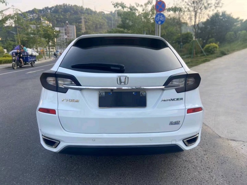 广州17年本田冠道5