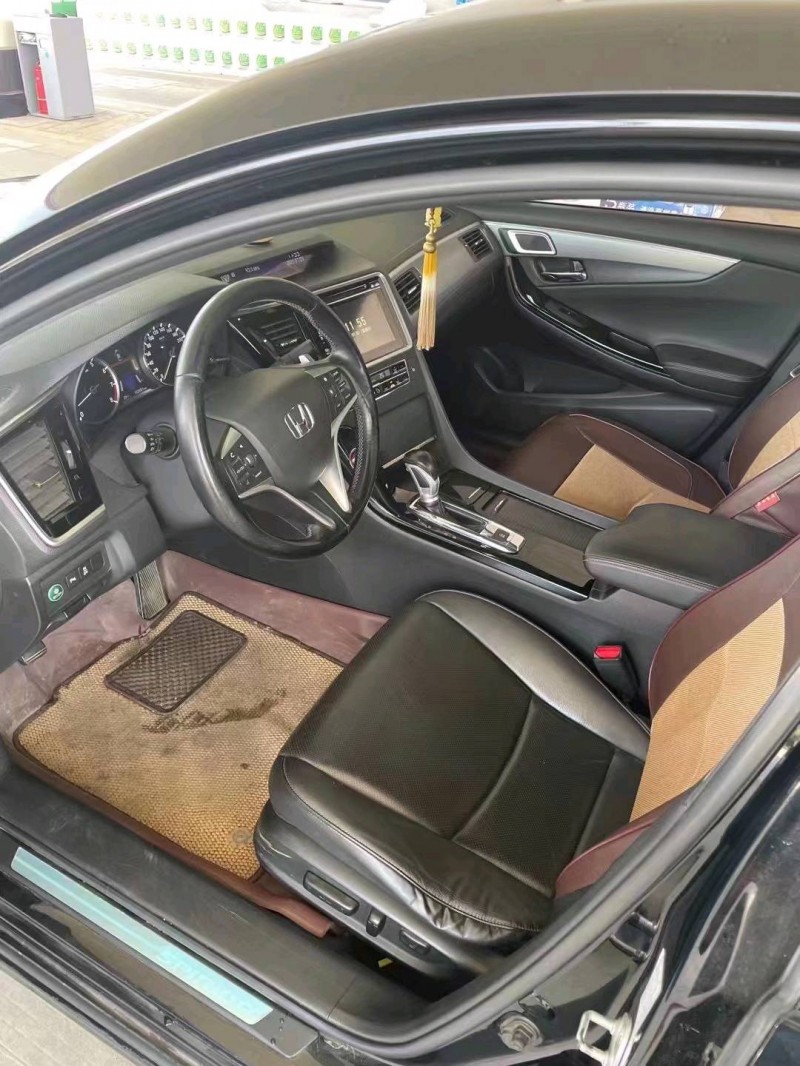 徐州16年本田思铂睿6