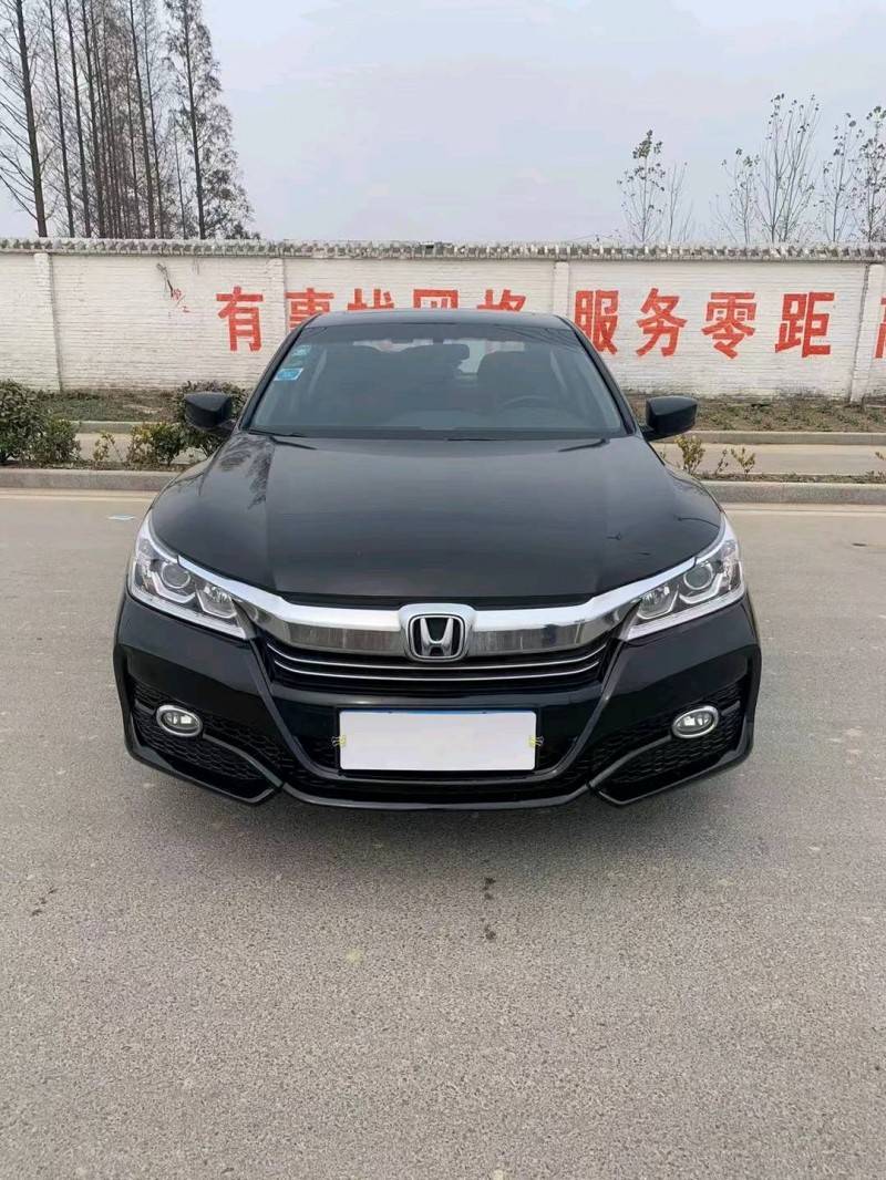 徐州17年本田雅阁1