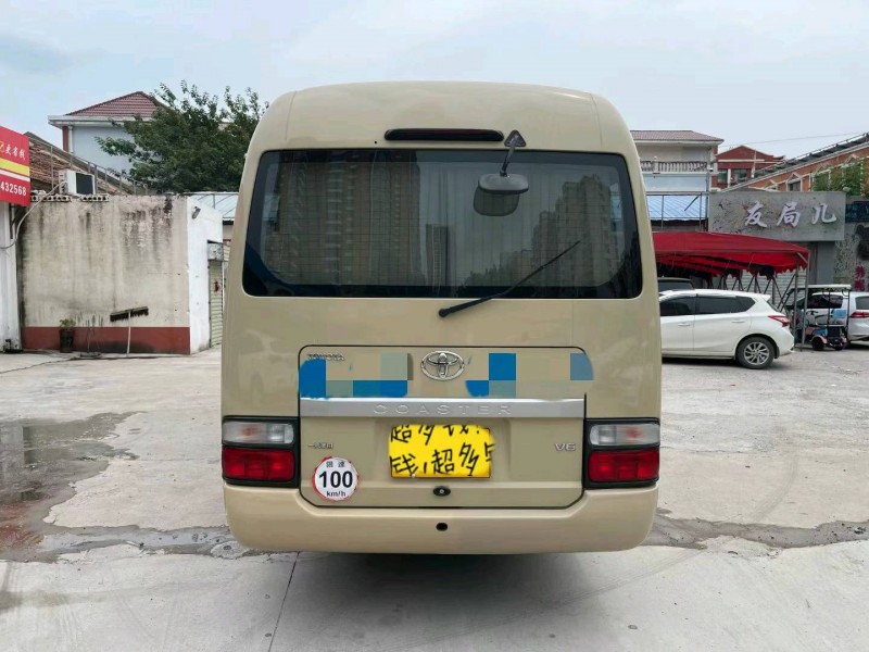 东营16年丰田考斯特8