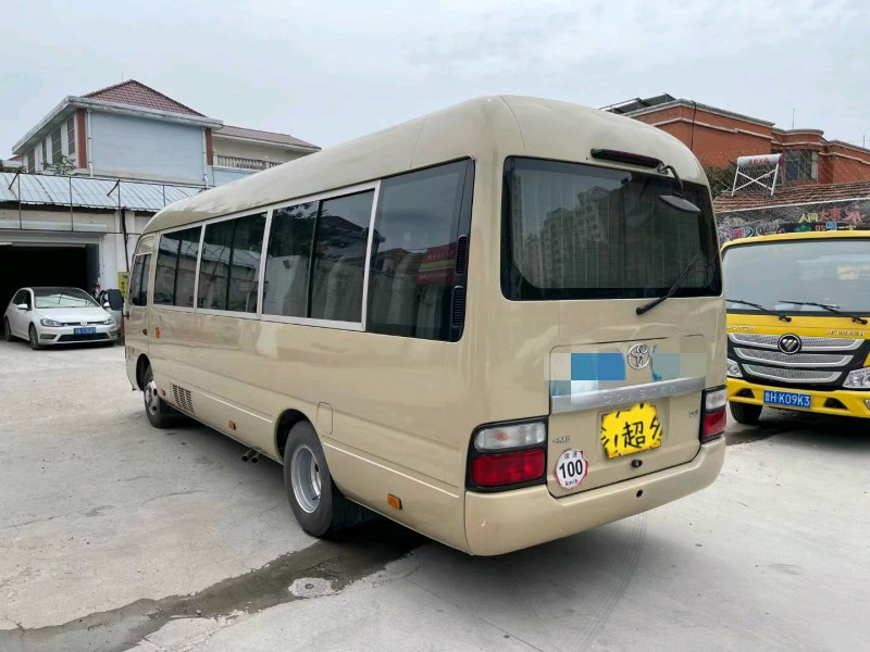 东营16年丰田考斯特5