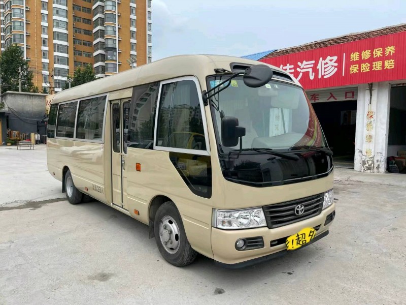 东营16年丰田考斯特1
