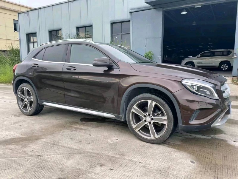 北京17年奔驰GLA3