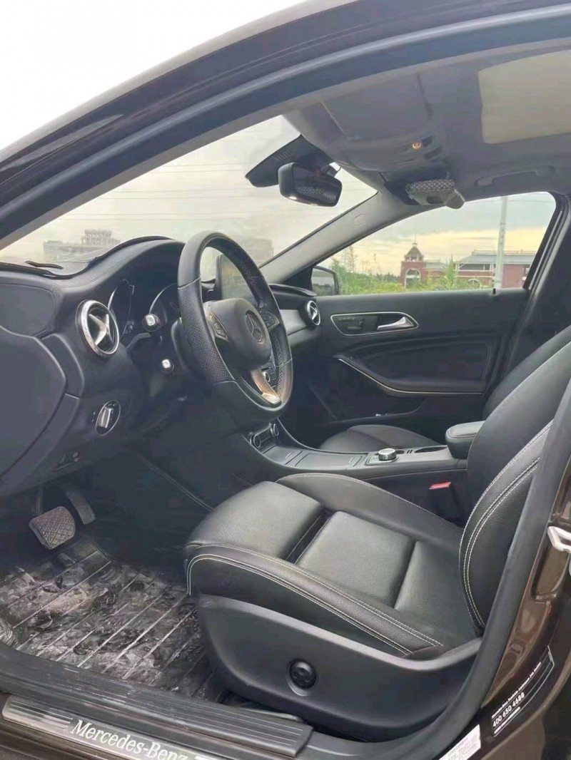 北京17年奔驰GLA7