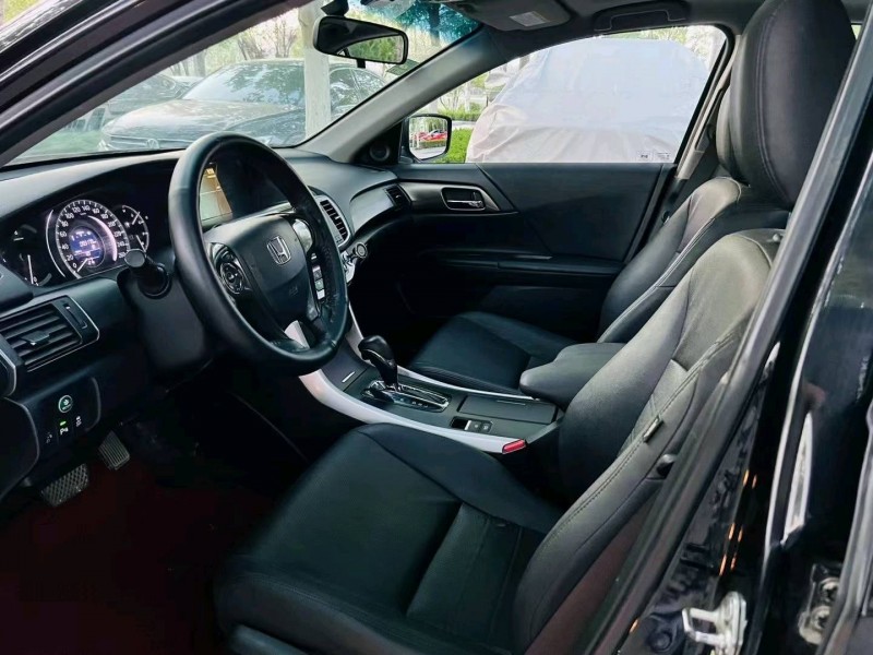 聊城14年本田雅阁4