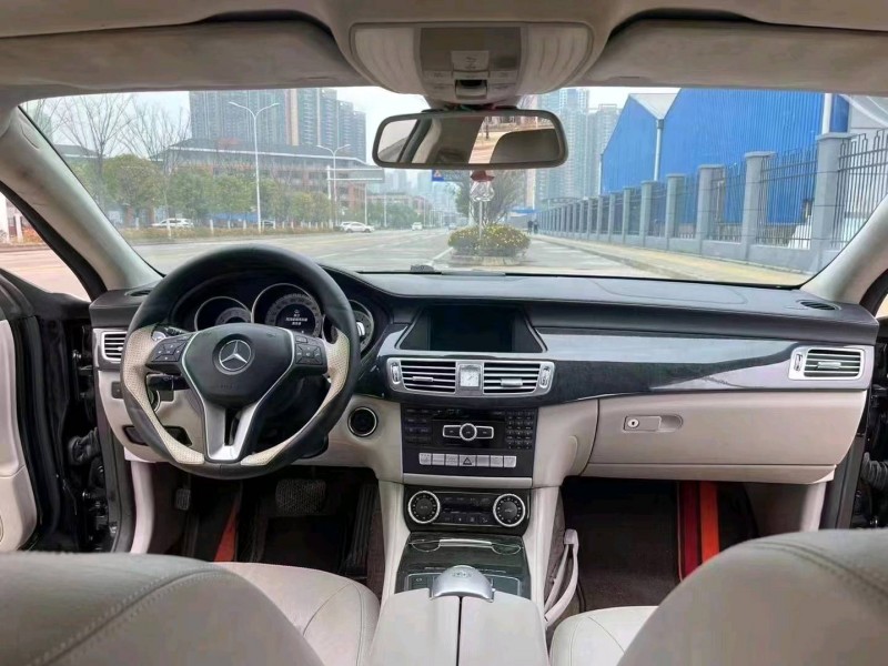 北京13年奔驰CLS4