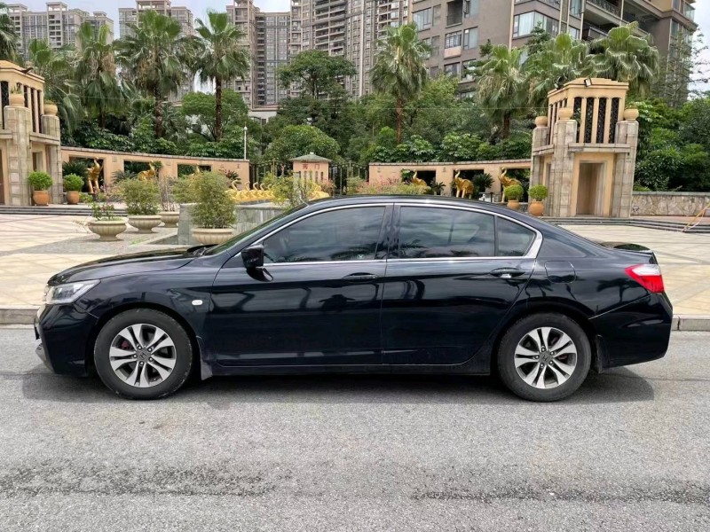 广州15年本田雅阁4