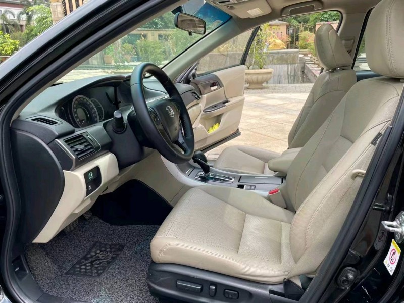 广州15年本田雅阁5