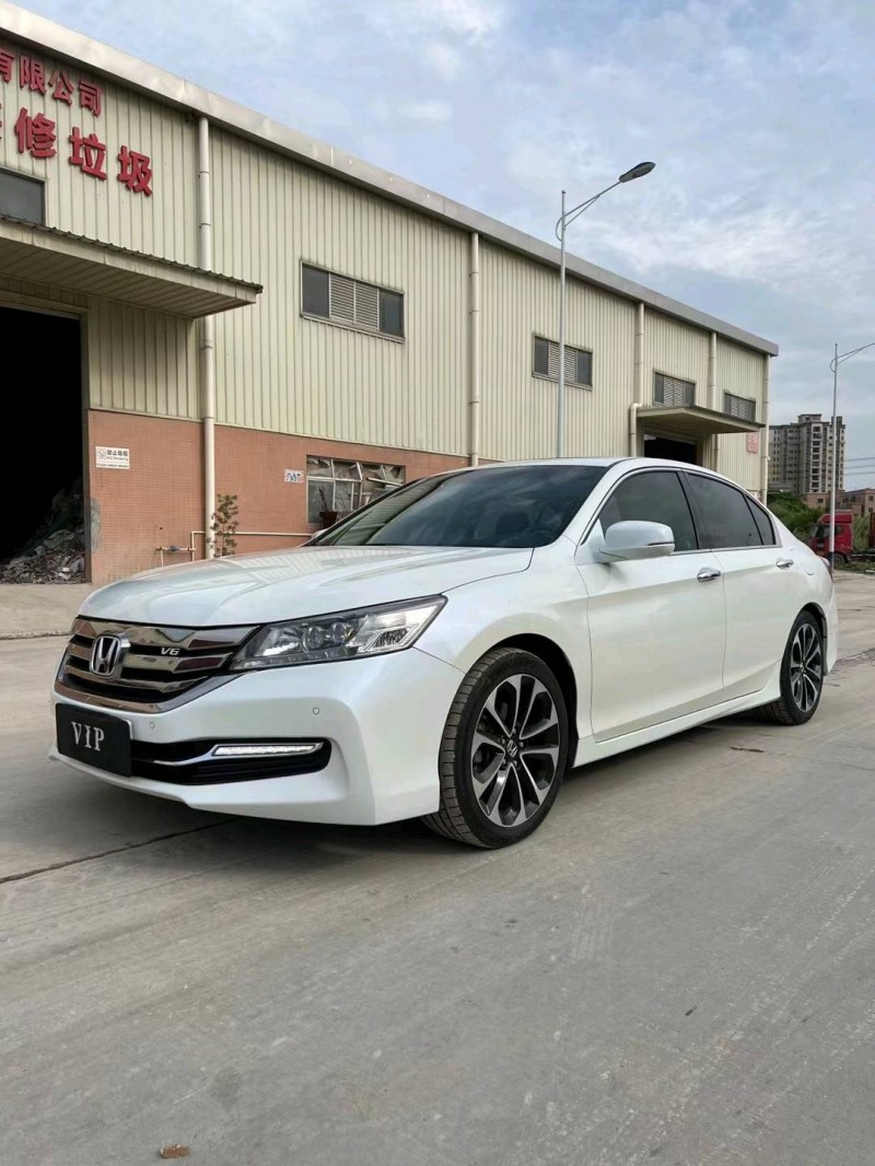 广州16年本田雅阁2