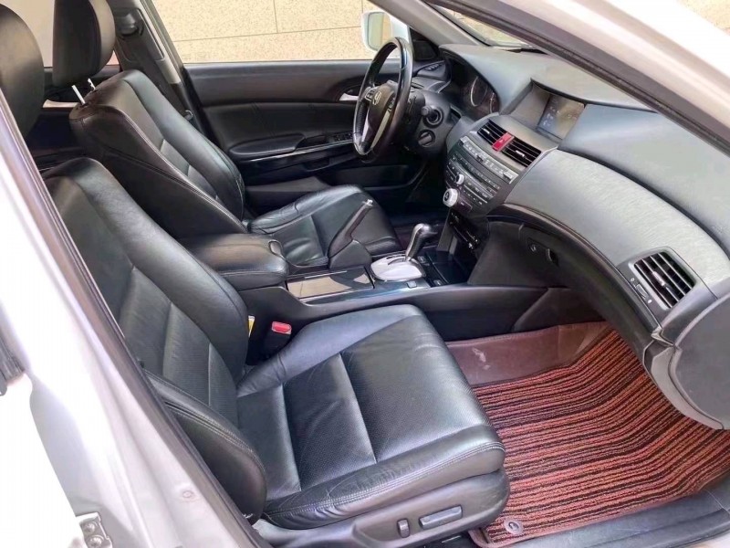 石家庄13年本田雅阁4