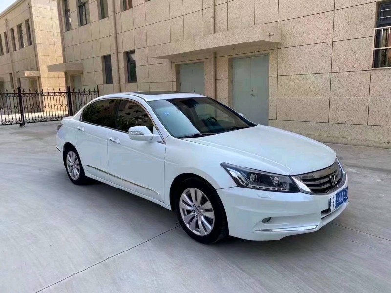 石家庄13年本田雅阁3