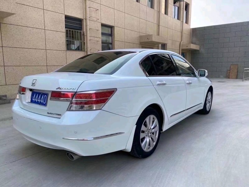 石家庄13年本田雅阁5