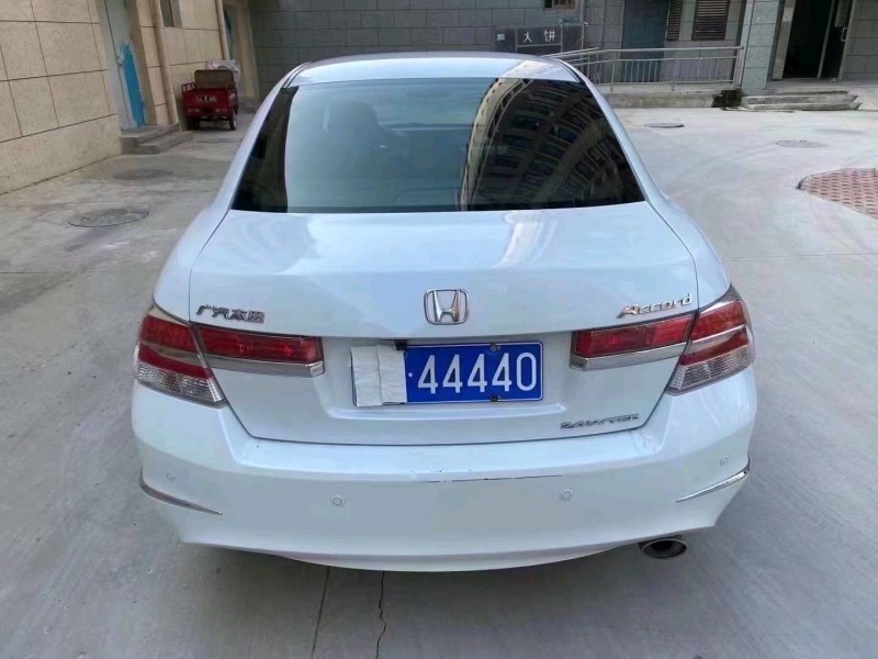 石家庄13年本田雅阁9