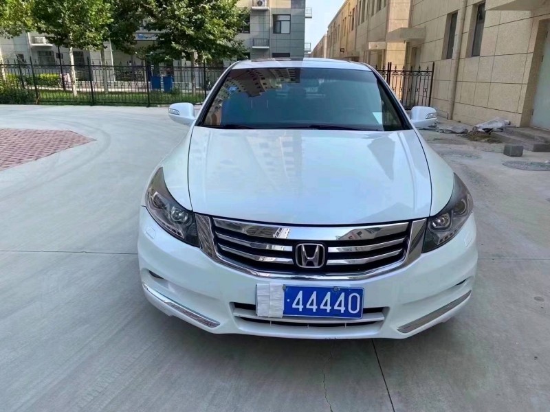 石家庄13年本田雅阁1