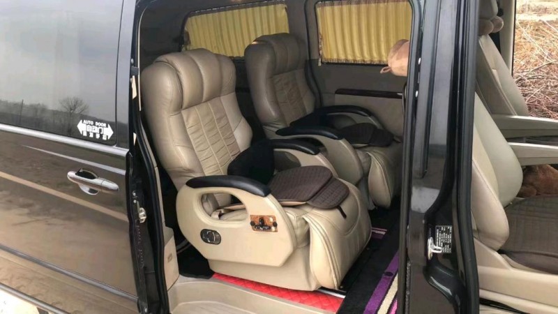 济宁12年奔驰唯雅诺7