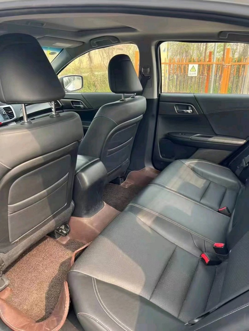 青岛14年本田雅阁5