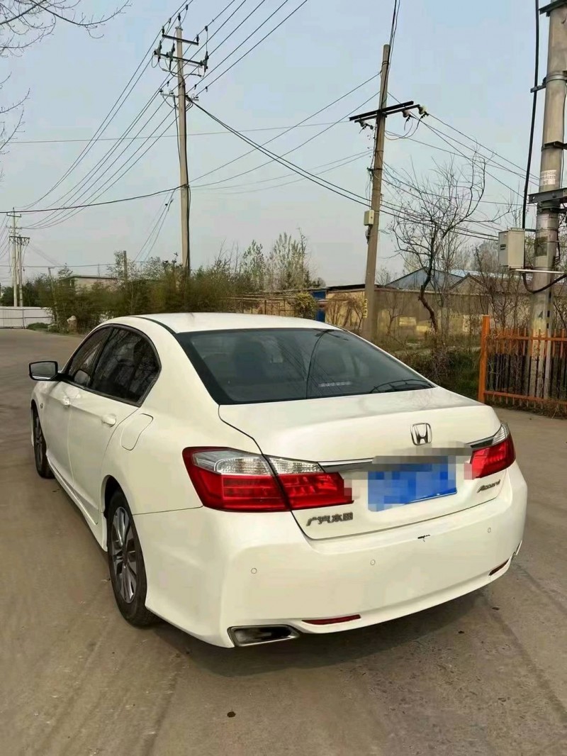 青岛14年本田雅阁6