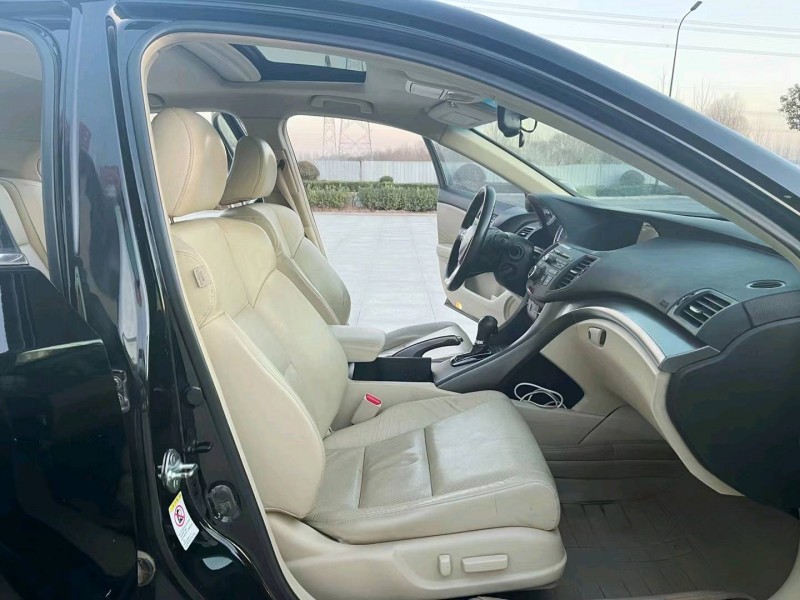 济宁14年本田思铂睿6