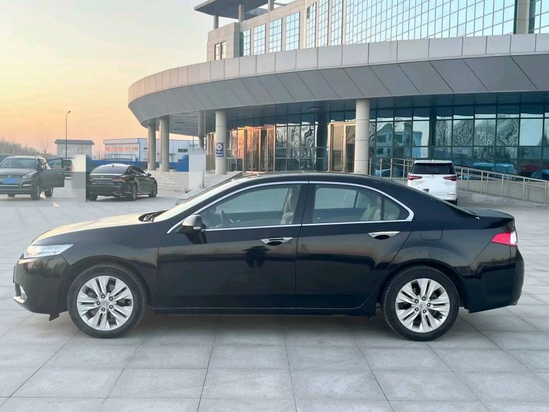 济宁14年本田思铂睿7