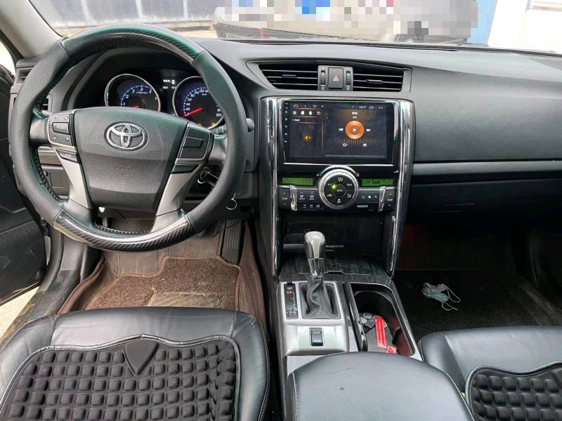 济宁12年丰田锐志4