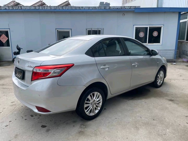 济宁15年丰田威驰8