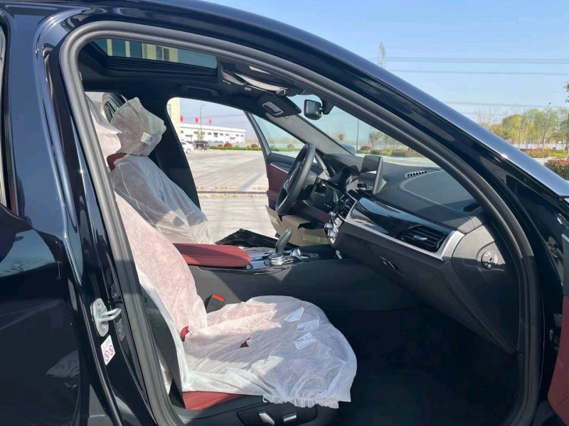 济宁22年宝马5系6