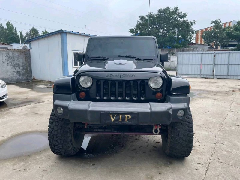 濟寧13年Jeep牧馬人1
