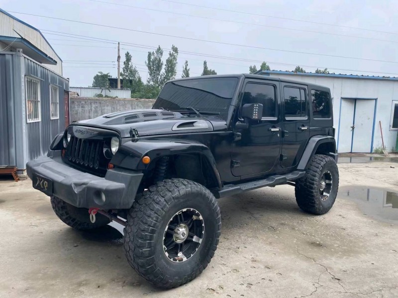 濟寧13年Jeep牧馬人3