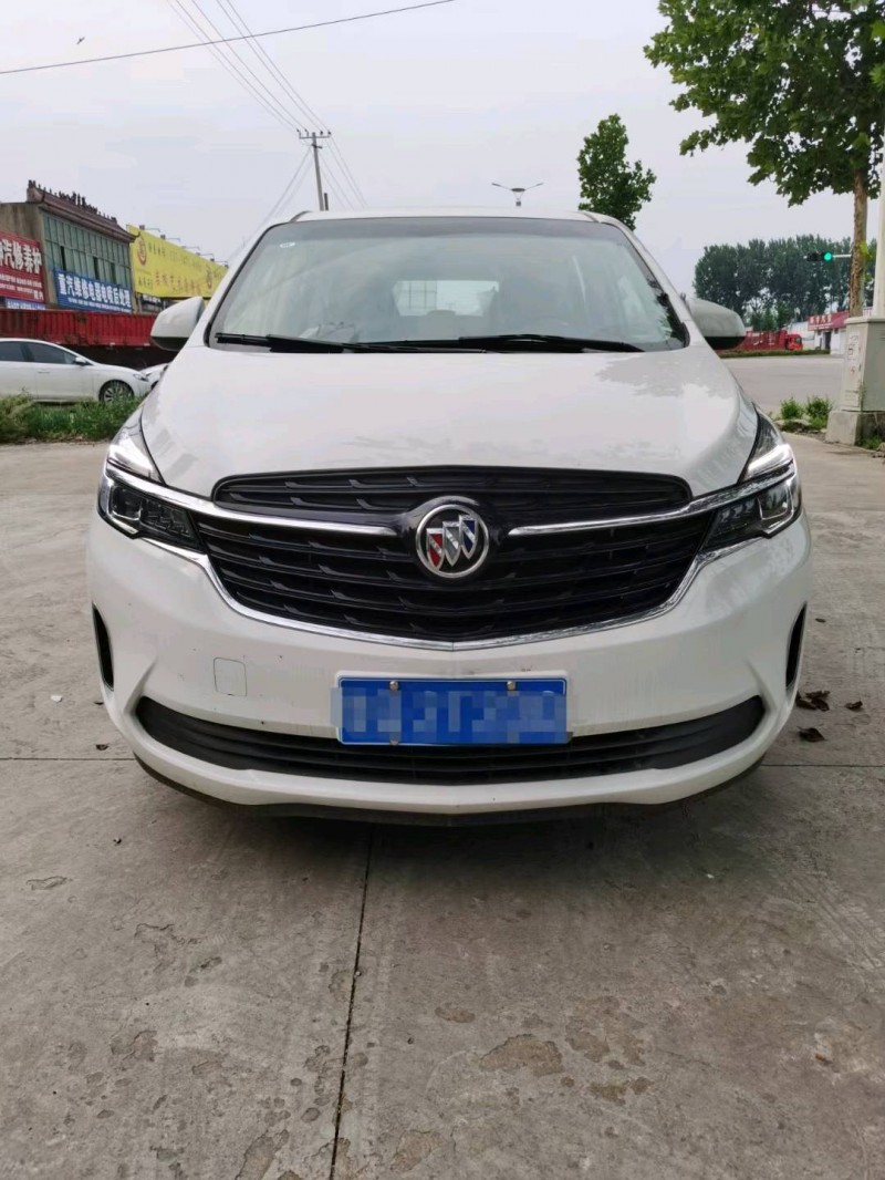 青岛22年别克GL83