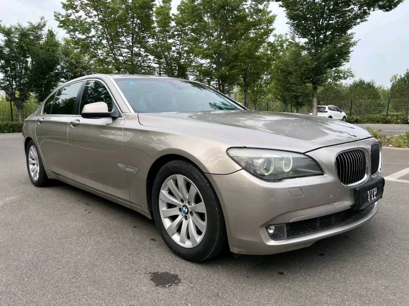 济宁12年宝马7系8