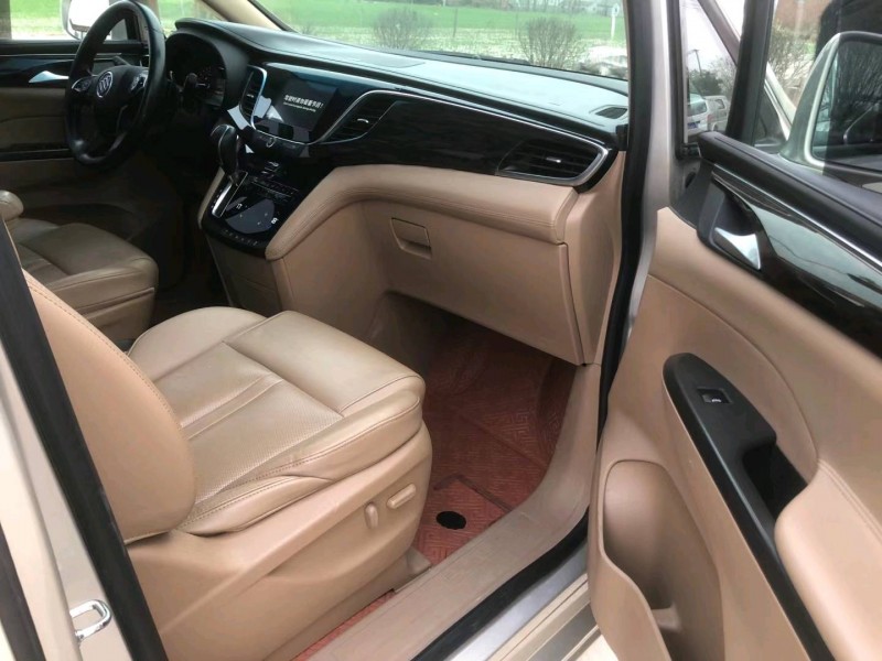 徐州17年别克GL86