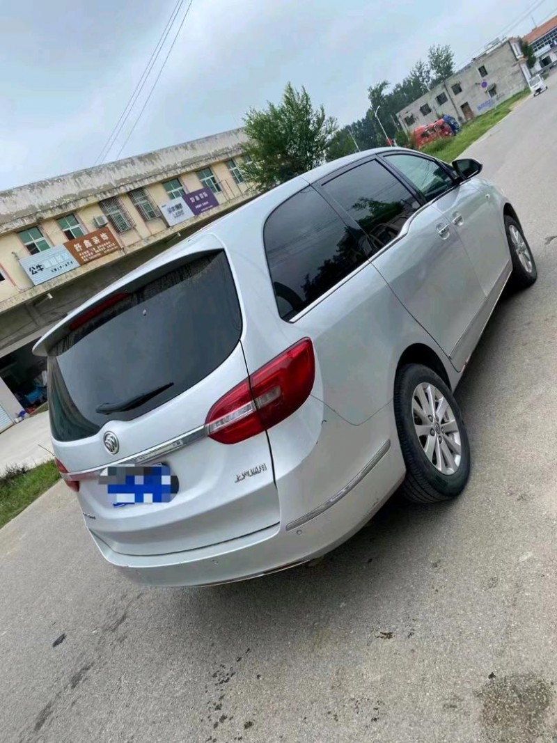 青岛17年别克GL88