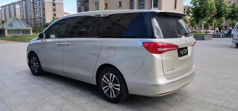 青岛17年别克GL83